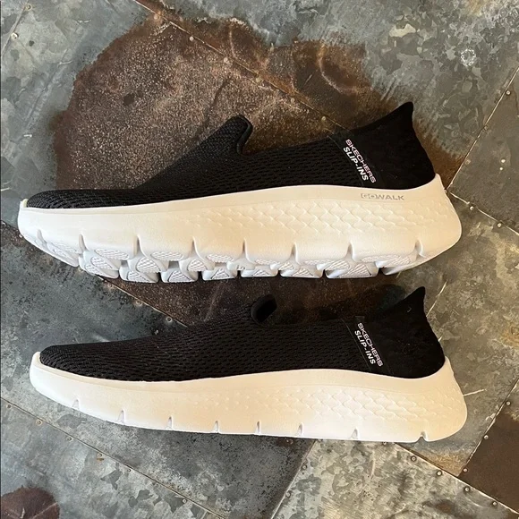 Like new Skechers | Go Walk Slip-Ins | Size 8 1/2 - Picture 11 of 16